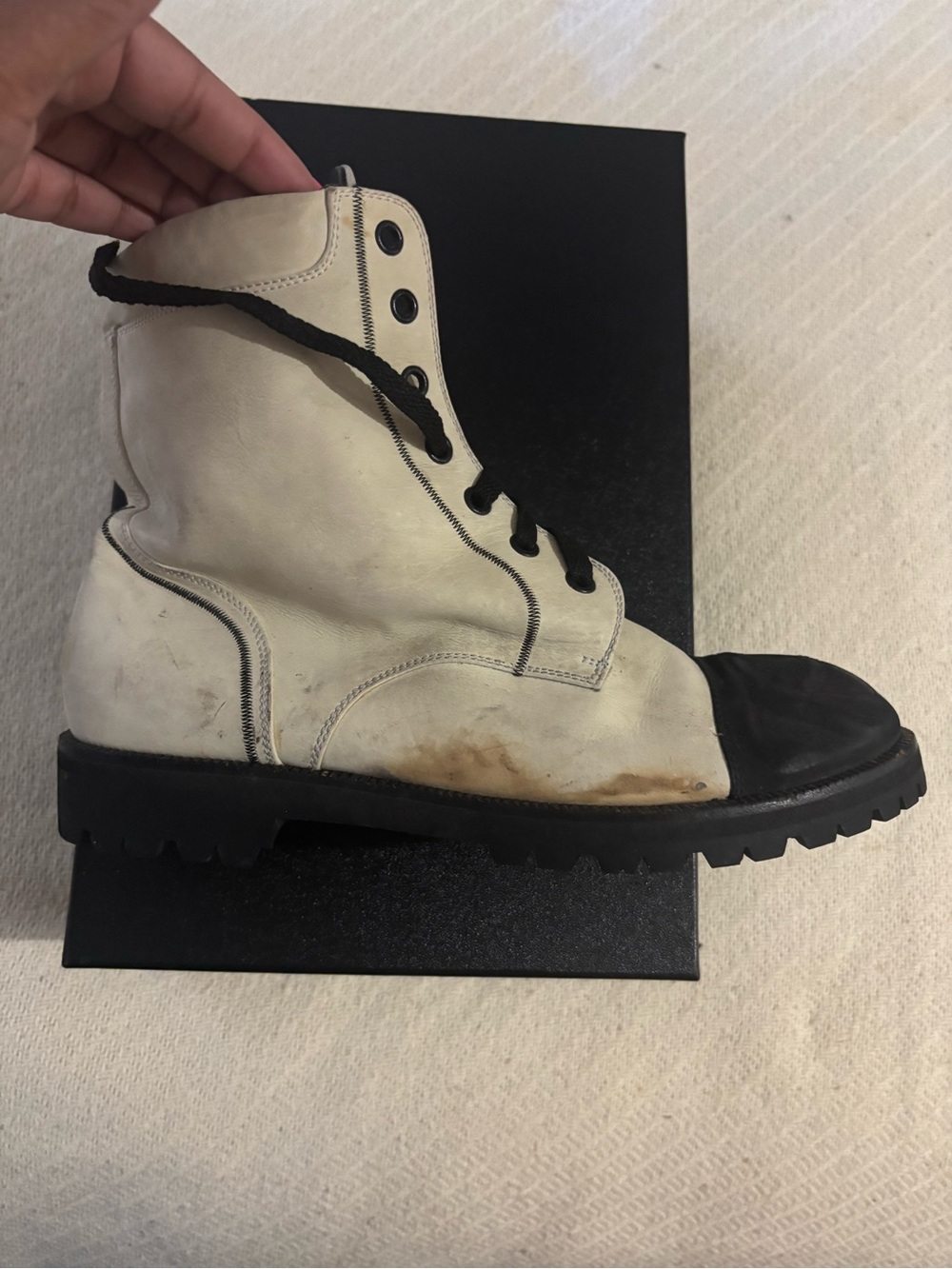 RARE Vintage Chanel White & Black Leather CC Combat Boots – Size 8.5 - Picture 4 of 9